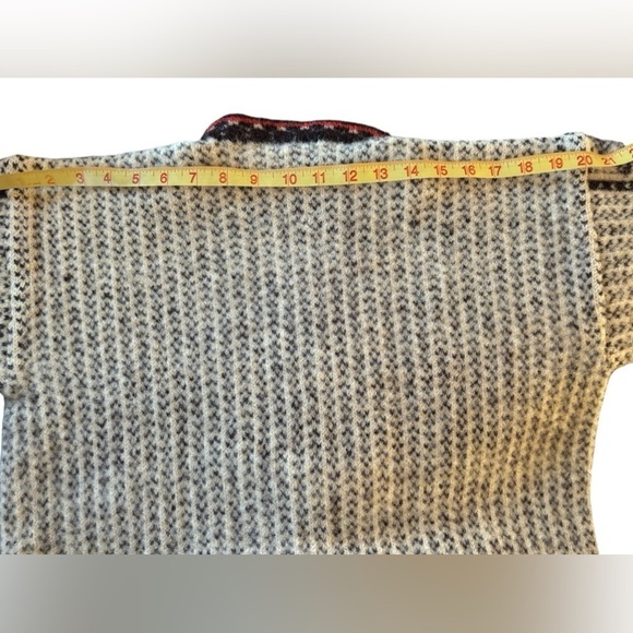 VTG Wool Chunky Knitted Cardigan Sweater M Black Cream Red Metal Scroll Buttons - Picture 12 of 13